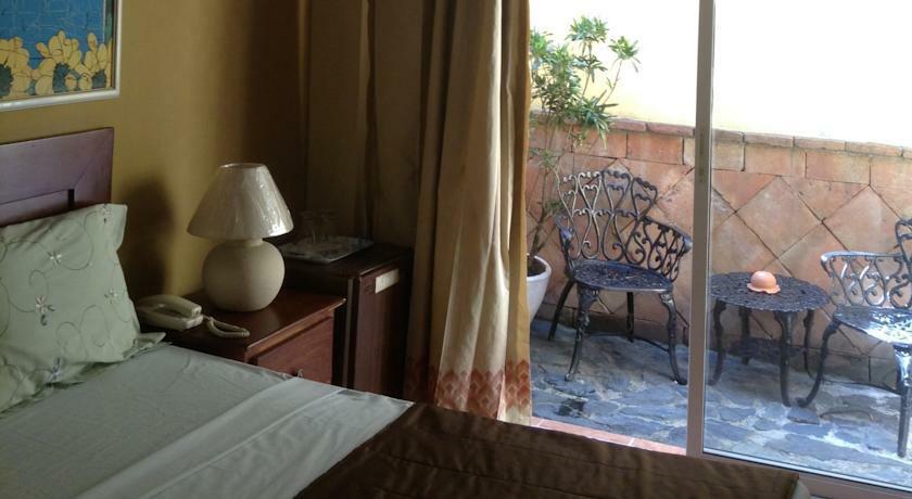 Hotel Alcaldeza - Garden House Maria Guadalupe Santo Domingo Bagian luar foto