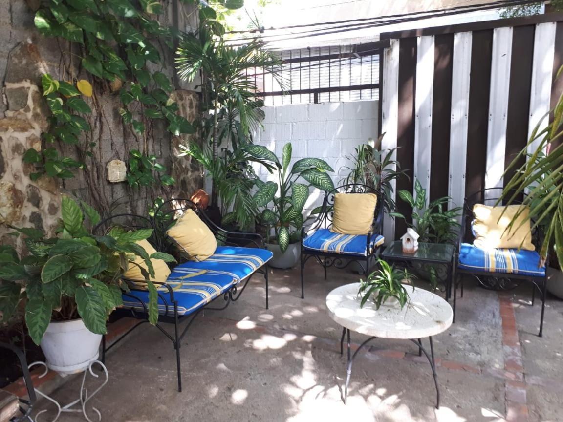 Hotel Alcaldeza - Garden House Maria Guadalupe Santo Domingo Bagian luar foto